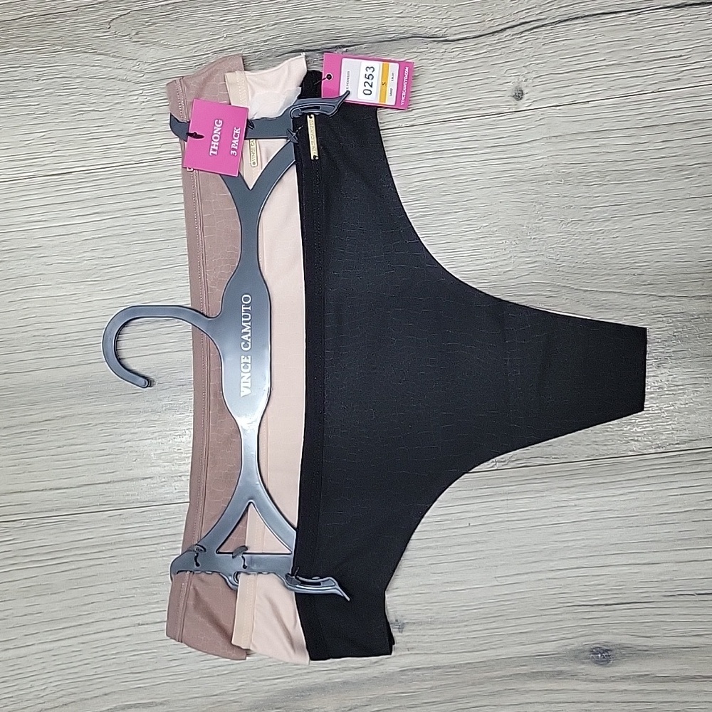 VINCE CAMUTO THONG.